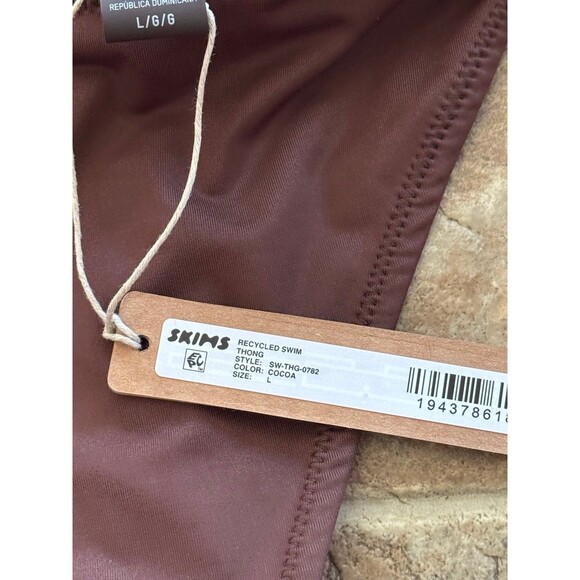 Skims Signature Swim Thong Cocoa Large - Picture 9 of 10